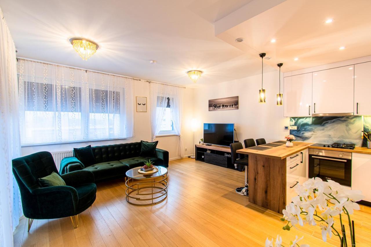 Апартаменты Flexible Selfcheckins 38 - Zagreb - Garage - Loggia - New - Luxury - Экстерьер фото